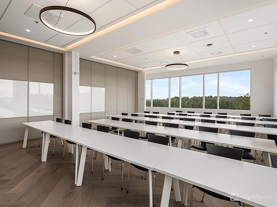 Working at 2C2B Coworking- Mascouche at Mascouche