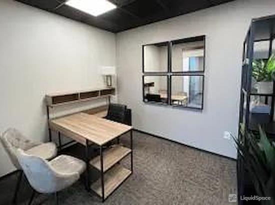Working at Lucid Private Offices | Alpharetta - Old Milton Parkway at Alpharetta
