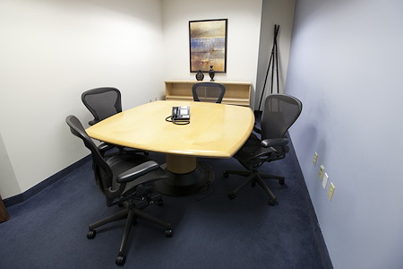 Regus | Brickell Bayview - Meeting Room