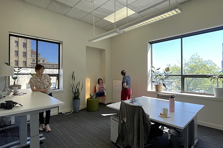 TractionSpace 748 - Suite 303