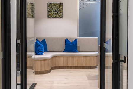 WorkHub powered by First Contact - WorkHub Private Office 2