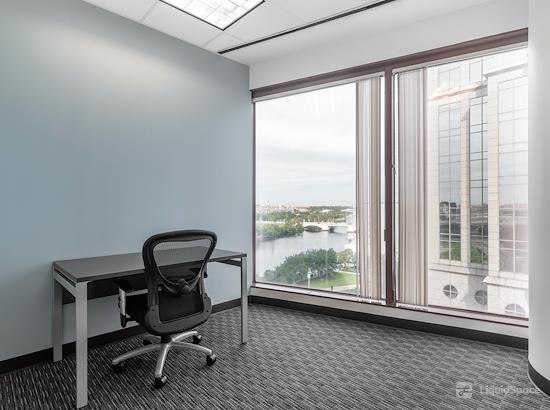 Working at Regus | FL, Tampa - Wells Fargo at Tampa
