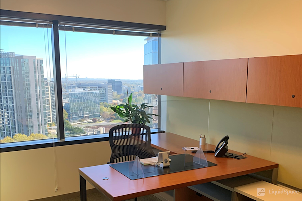 Carr Workplaces - Tysons - Exterior Office 1522