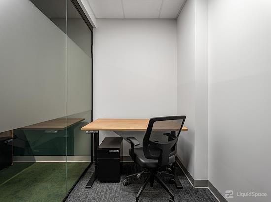 Working at 2C2B Coworking- Mascouche at Mascouche