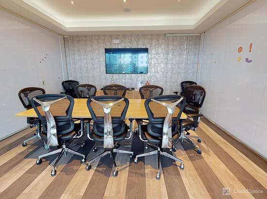 Working at ICONIC Workspaces at Aventura