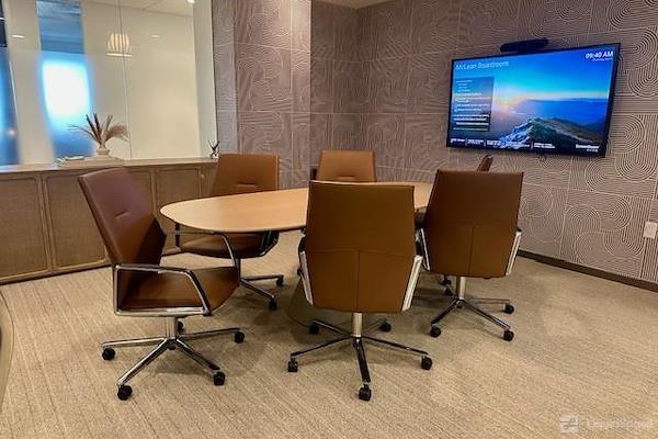 Carr Workplaces - Tysons - McLean Meeting Room