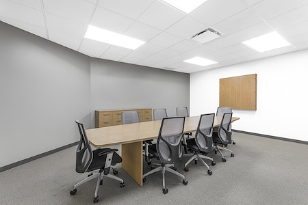 Regus | Corporate Center - Meeting Room