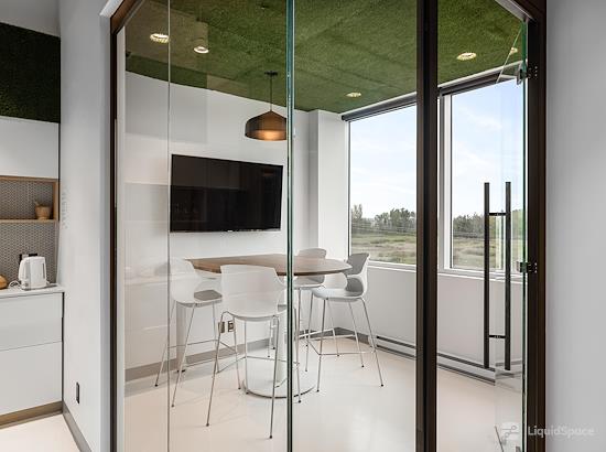 Working at 2C2B Coworking- Mascouche at Mascouche