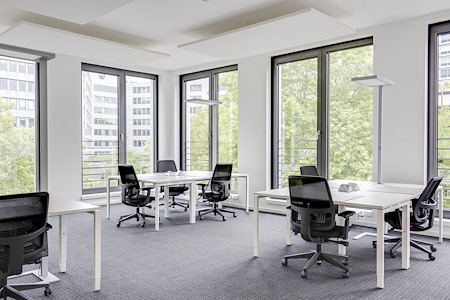 Regus | Elkridge - Deerpath Road - Day Desk