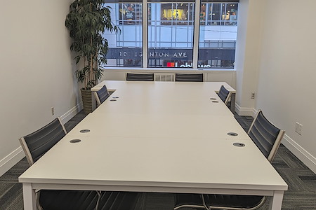 The Village Hive Eglinton - Team Suite