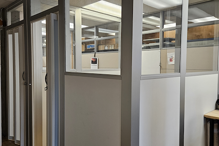 Coworking Eastlake - Coworking Dedicate Desk (Private office)