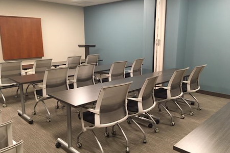Office Evolution - Hoffman Estates - Meeting Room - Training Room AB