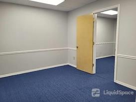 Crealde Business Center LLC