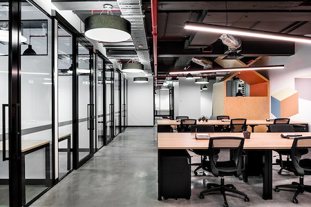 FLUX, Powered by Spacecubed - Resident Desk