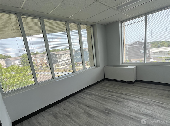 Working at Perfect Office Solutions - Lanham 2 - 7404 Executive at Lanham