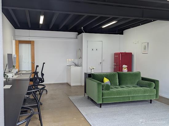 Working at Professional Co-Working Space in Burleigh Heads at Burleigh Heads