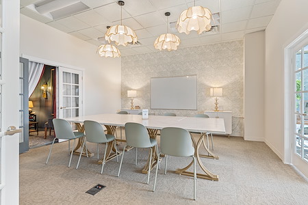 Dayhouse Coworking Schaumburg - Flexible Meeting Room for 12 | Smart TV