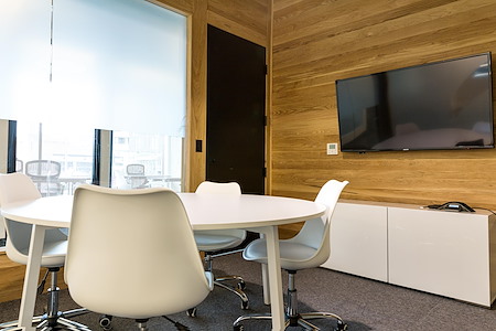 CENTRL Office - Eastside - Small Meeting Room (M1)