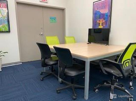 Working at Momentum Business Center at Miami Beach
