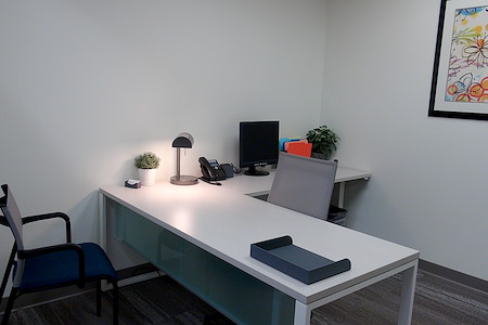Office Evolution - Jacksonville (Town Center) - Day Office