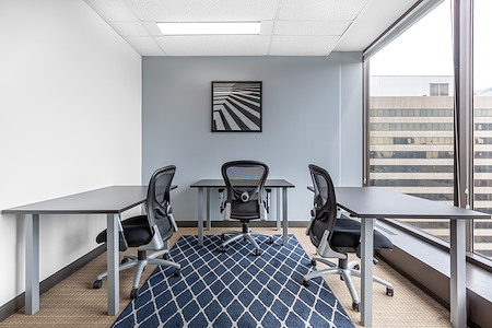 Regus | University Street - Day Desk