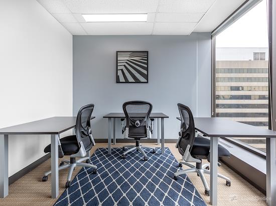 Working at Regus | University Street at Montreal