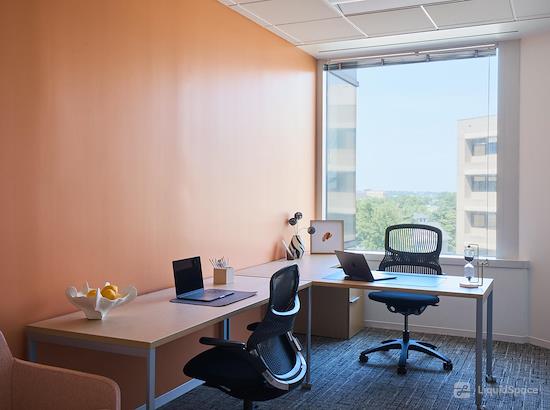 Working at Carr Workplaces - Clarendon at Arlington