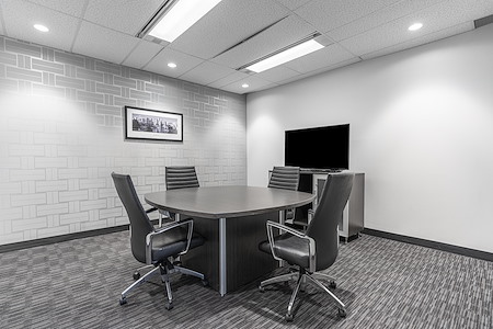 Regus | First Edmonton Place - Meeting Room