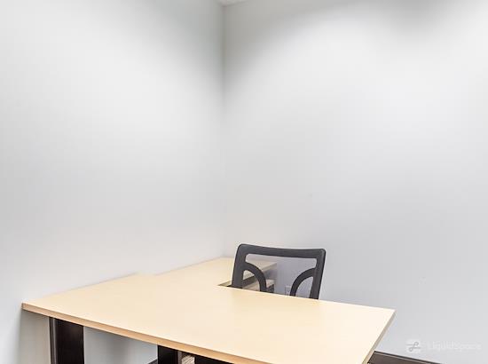 Working at Regus || Lighton Tower at Overland Park