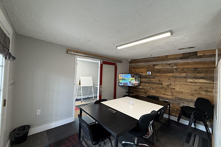 The Nest Coworking: Orange Park - Private Meeting Room (Up to 10)