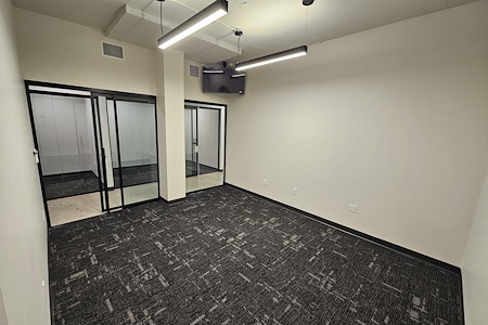 Launch Coworking Space - Downtown - Executive 303
