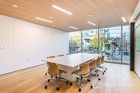 SPACES | BC, Vancouver - Green Lamp