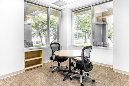 Regus | South Pine Island (Office Suites Plus) - Meeting Room