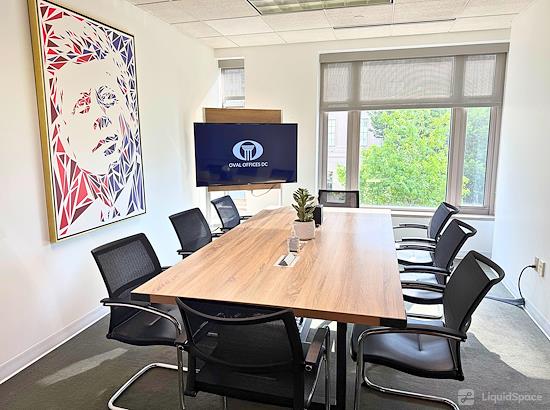 Working at Oval Offices DC at Washington