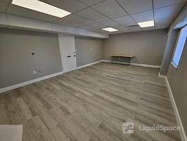 Crealde Business Center LLC
