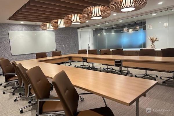 Carr Workplaces - Tysons - Fairfax Boardroom