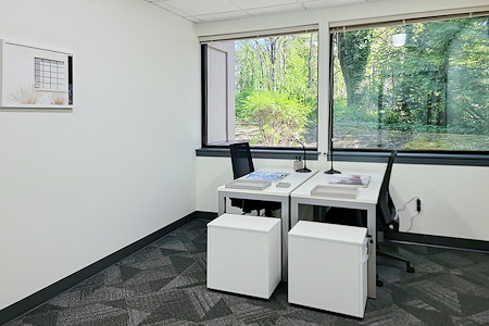 Regus | Issaquah - NE Gilman Blvd - Day Desk