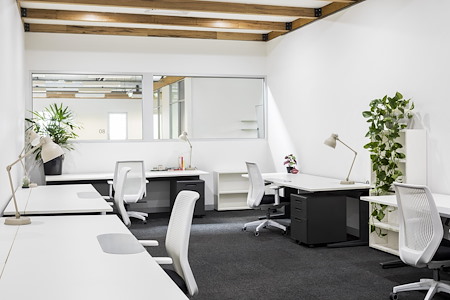 CorporateCubes.Co - Footscray - 6 Person Office