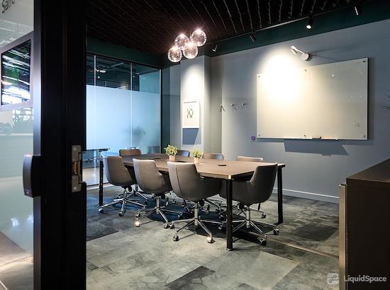 Working at iQ Offices | 1155 Metcalfe Inc. at Montréal