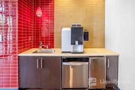 Regus | Alliance Center