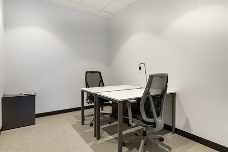 SPACES | BRISBANE, Spaces Riparian Plaza - Day Desk