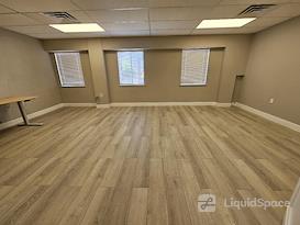 Crealde Business Center LLC