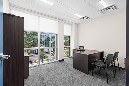 ZEN Offices in Pompano Beach - Window Office