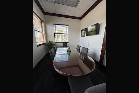 Remote Workspace and Reading Lounge - Conference Suite #10