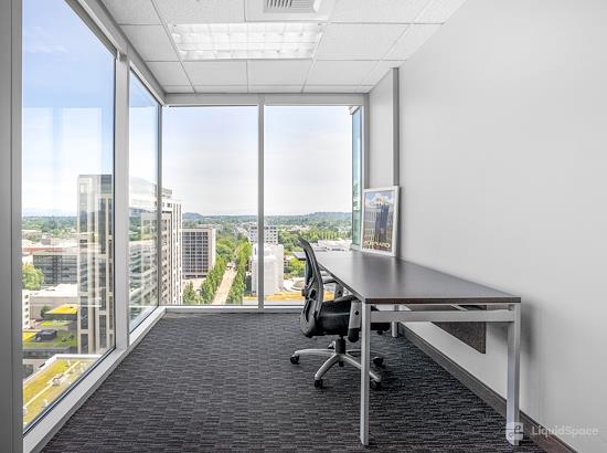 Working at Regus || Liberty Centre Lloyd District at Portland