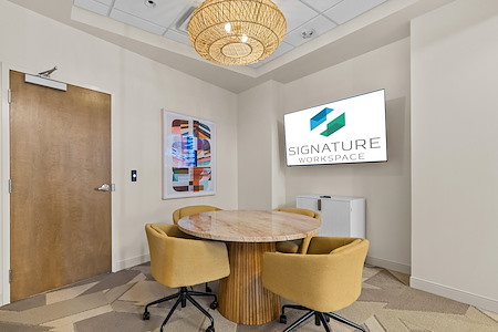 Signature Workspace Wiregrass - Boyette Meeting Room