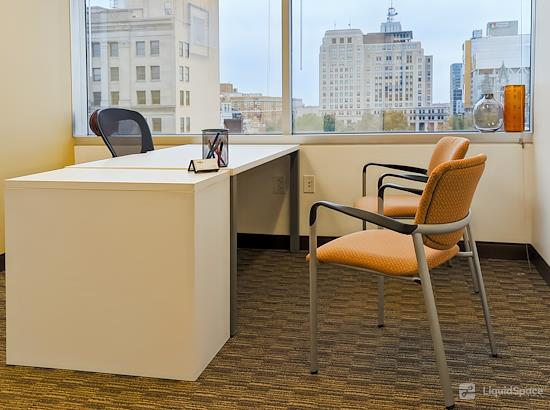 Working at Regus | Sun Trust Center Downtown at Richmond