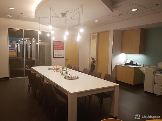 Working at Regus | Lighton Tower at Overland Park