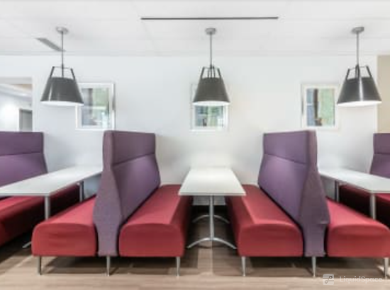 Working at Regus | 201 Portage Avenue at Winnipeg