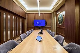 iQ Offices | 302 Bay St.